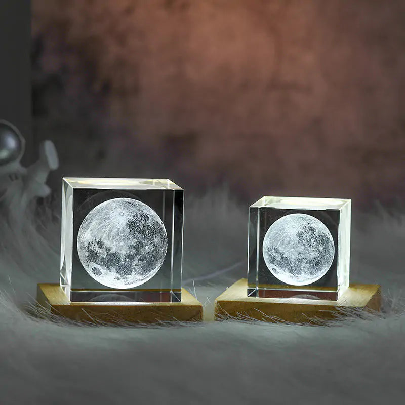 Maan LED Lamp